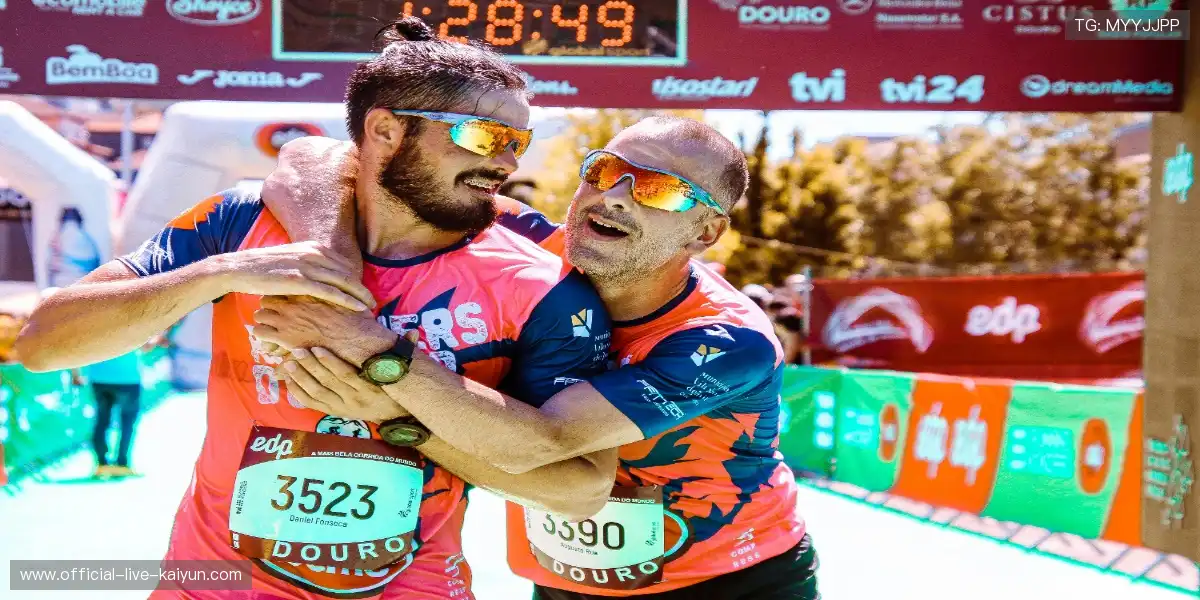 📱指尖一点，赛事世界瞬间展开！⚡